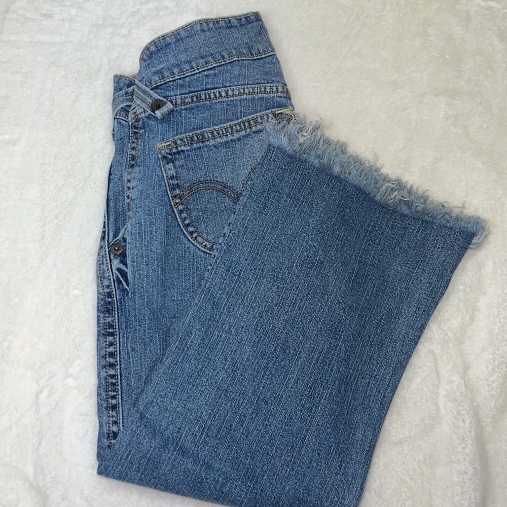 Vintage LEVI SLOUCH 504 jeans. Distressed cropped ankle. - Picture 9 of 10